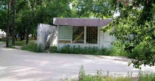 Кіоск у лісі на ДВРЗ