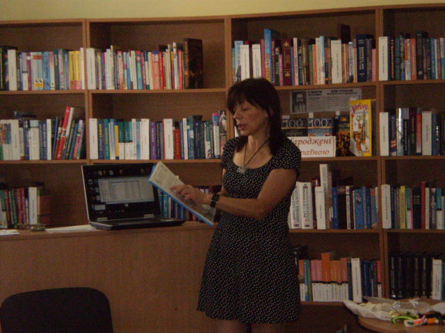 Євгенія Пірог в бібліотеці №158