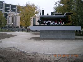 Новий пам'ятник на станції Дарниця