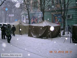 Київський Євромайдан: вранішні барикади. Будинок офіцерів