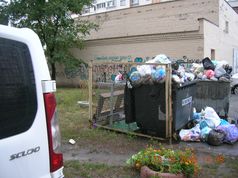 Комунальники Дніпровського району Києва припинили роздільний збір сміття