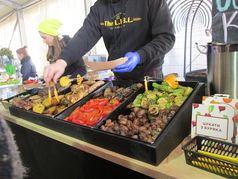Фестиваль уличной еды на арт-заводе Платформа в Киеве
