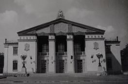 Так выглядел Дворец культуры Дарницкого вагоноремонтного завода в 1954 году