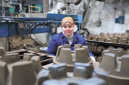 Гордість Укрзалізниці: стрижнева жінка вагоноремонтного цеху