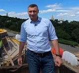 Віталій Кличко перевірив роботи зі встановлення флагштоку для головного прапора України