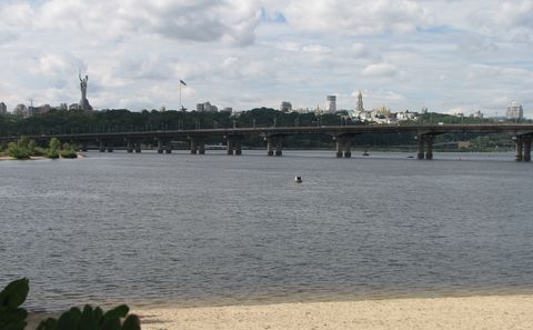 Міст Патона планують полегшити і розширити. 