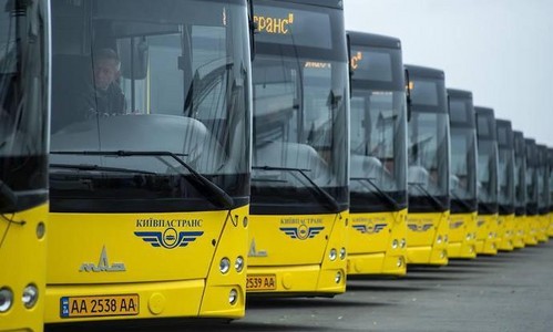 У Києві громадський транспорт почав працювати без кондукторів