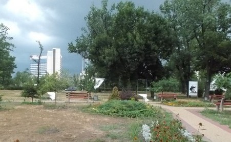 Сквер Івана Миколайчука на житловому масиві Березняки