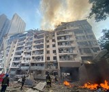 Росіяни продовжують обстрілювати житлові будинки Києва