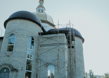Єпископ Баришівський Віктор звершив літургію в храмі на честь великомученика Пантелеімона на ДВРЗ