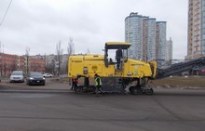 Дорожники відновили ремонт вулиці Шумського на Березняках