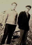 В.Павленко и П.Н. Буинцев на старокрымском кладбище. 1969. Фото Е. Литвиновой-Павленко