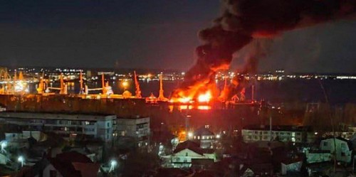 Українська авіація знищила великий десантний корабель росіян