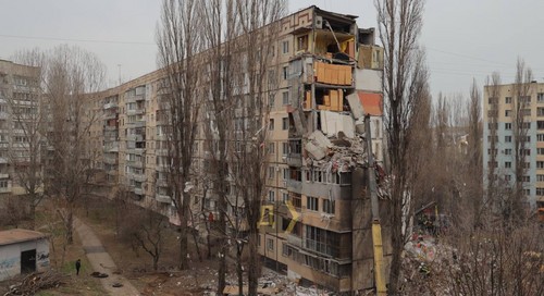 Пошкоджений російськими окупантами будинок в Одесі