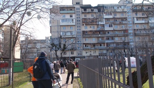 Зруйнована росіянами квартира на Березняках у Києві