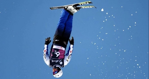 Українець Окіпнюк здобув історичну перемогу на Кубку світу з лижної акробатики Українець Окіпнюк здобув історичну перемогу на Кубку світу з лижної акробатики