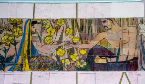 Керамічним панно в аптеці на Нивках можуть надати охоронний статус