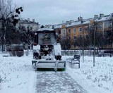 Сквери Дніпровського району розчищають від снігу