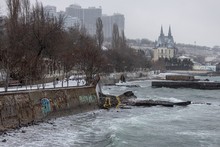 Як виглядають пустельні та засніжені пляжі Одеси