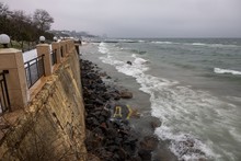 Як виглядають пустельні та засніжені пляжі Одеси