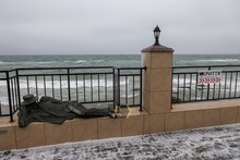 Як виглядають пустельні та засніжені пляжі Одеси