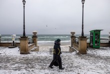 Як виглядають пустельні та засніжені пляжі Одеси