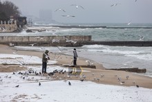 Як виглядають пустельні та засніжені пляжі Одеси