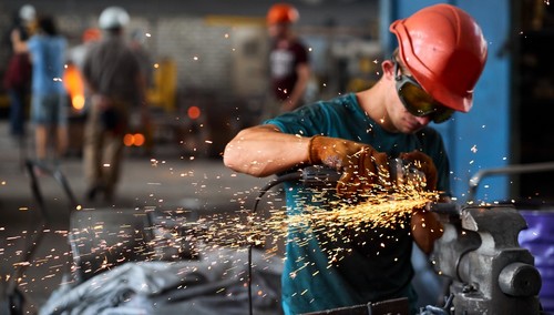 Вакансія поблизу ДВРЗ: робочий з металообробки