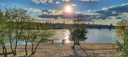 На дніпровському пляжі Березняків побільшає альтанок На дніпровському пляжі Березняків побільшає альтанок