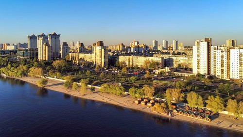 На дніпровському пляжі Березняків побільшає альтанок На дніпровському пляжі Березняків побільшає альтанок