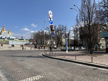 У Києві встановили перший світлофор із червоним колом заборони У Києві встановили перший світлофор із червоним колом заборони