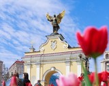 Малюки-засновники Києва на Поштовій площі змінили образ до Дня міста